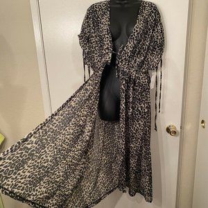 TIME AND TRU Sheer Cheetah Below Knee Kimono Robe